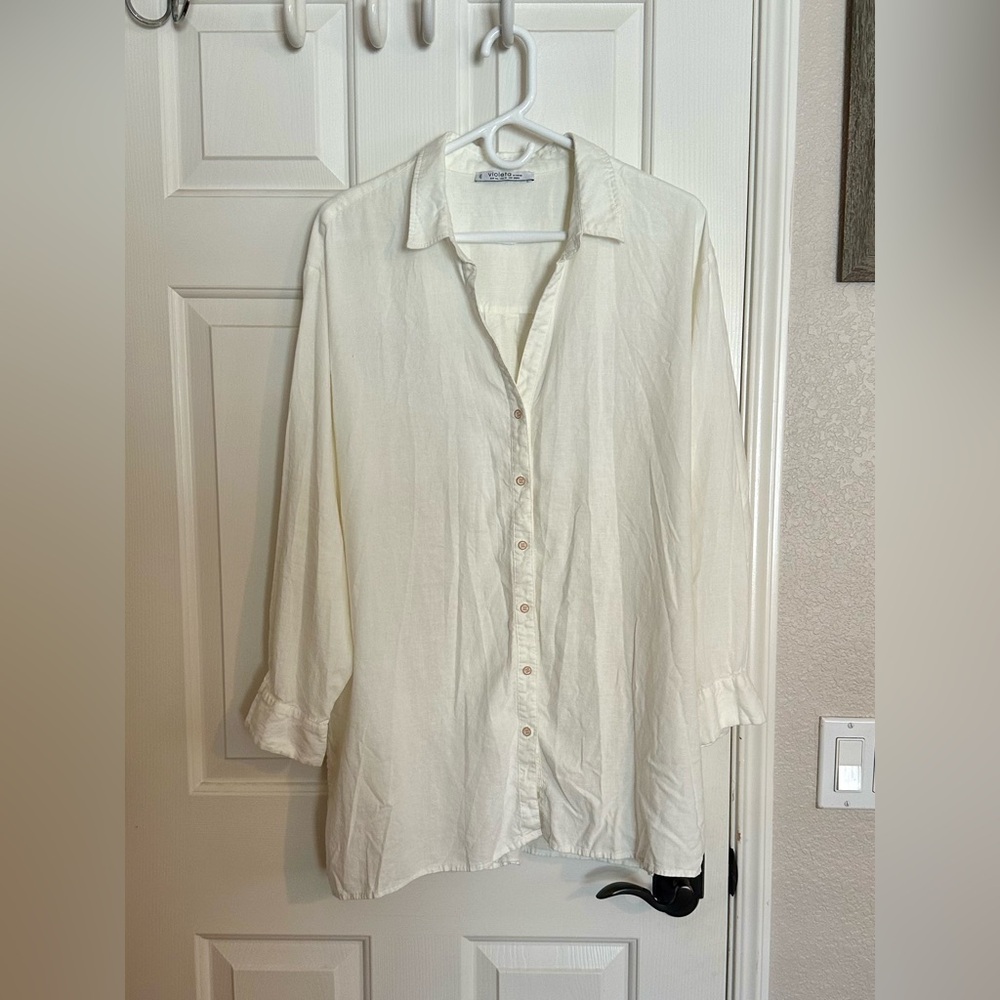 Cream/off-white button up by Violeta. Size 22. Worn once. Soft linen.